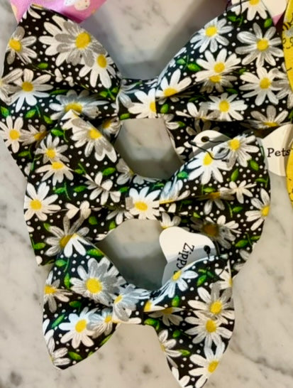 Daisy Bow Tie